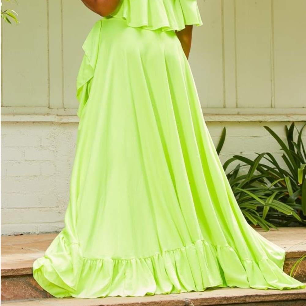 Neon Green 2PC Ruffled Skirt Set - Picture 3 of 3